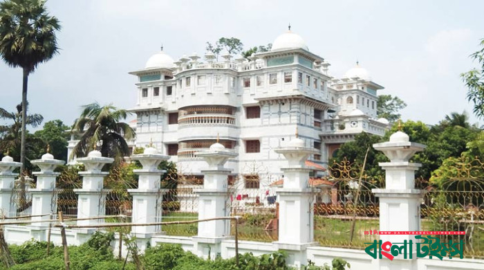 ‘৫০০ কোটি’ টাকার বাড়ির মালিকের নামে মামলা